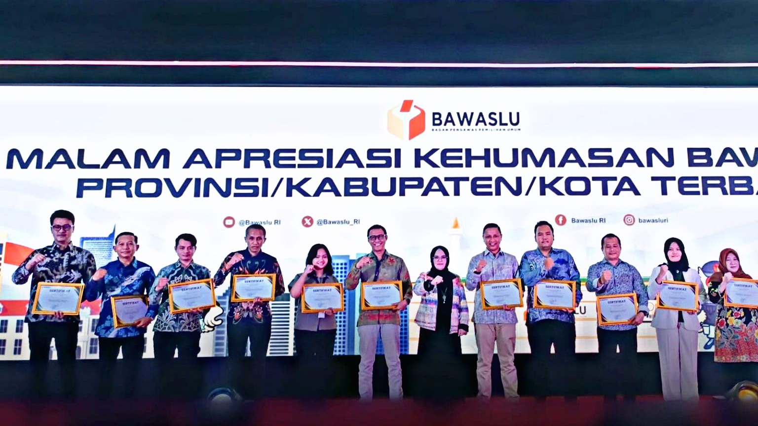 Bawaslu Lampung Raih Penghargaan Kehumasan Terbaik Tingkat Provinsi
